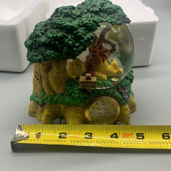 Disney's Winnie the Pooh & Tigger Glitter Snow Globe Clock Rumbly Tumbly Friends - Picture 3 of 11